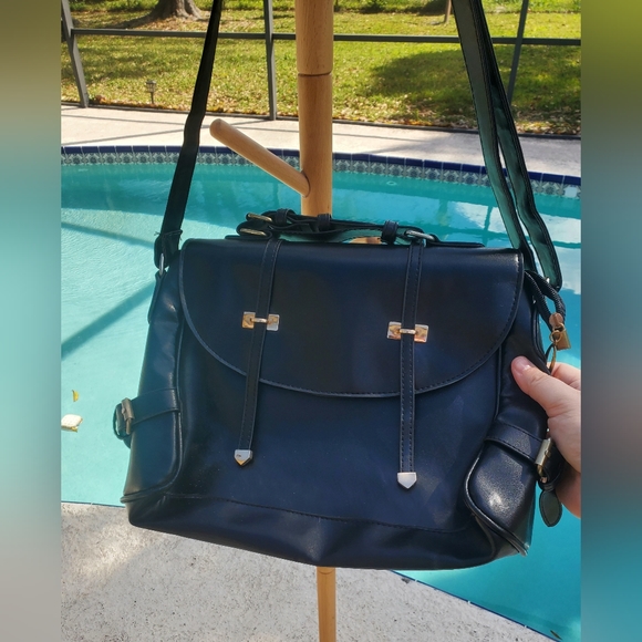 Xu Jing Pin Piju Bejn Unique Crossbody Messenger Bag with Adjustable Strap - Picture 2 of 8